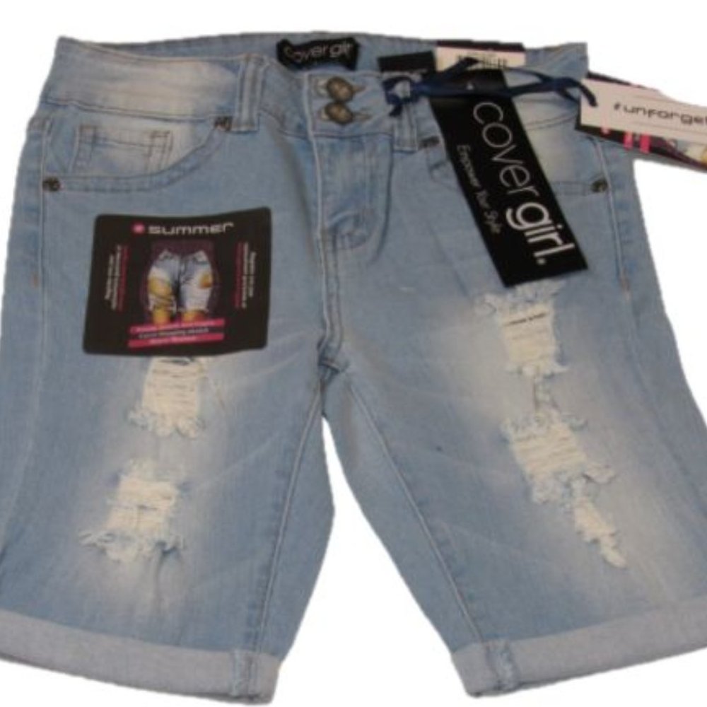 CoverGirl Trendy Distressed Shorts Size: 1/2